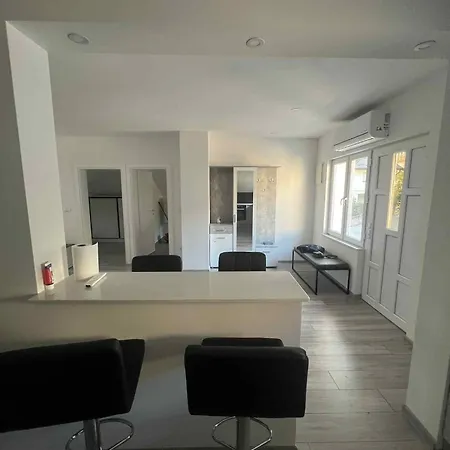 Apartman La Maison Halaba *